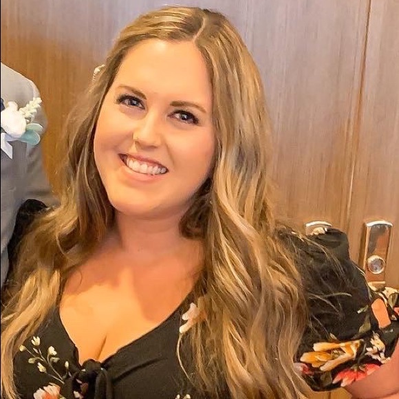 Meet your Posher, Laura - Picture 2 of 2